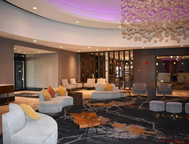 DoubleTree by Hilton Chicago - Oak Brook hotel detail image 2