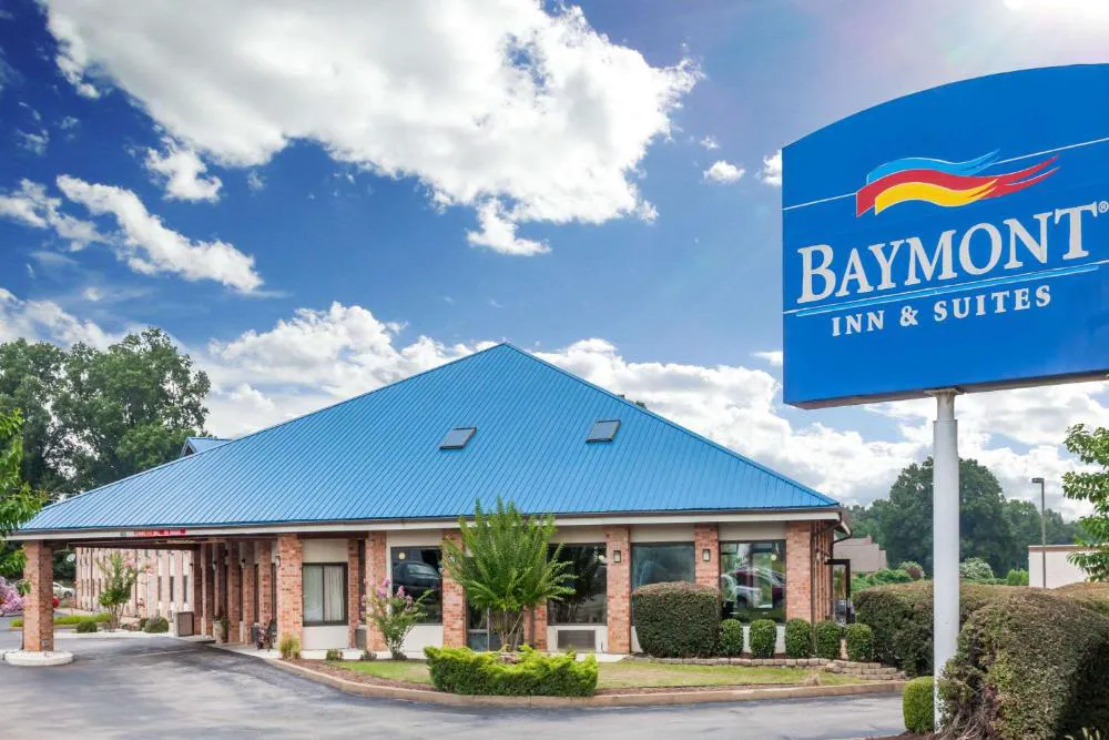 Baymont by Wyndham Jackson hotel hero