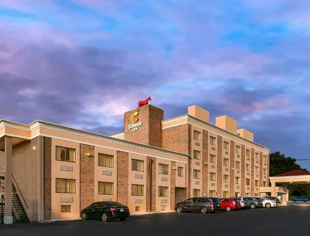 Comfort Inn Red Horse Frederick hotel detail image 3