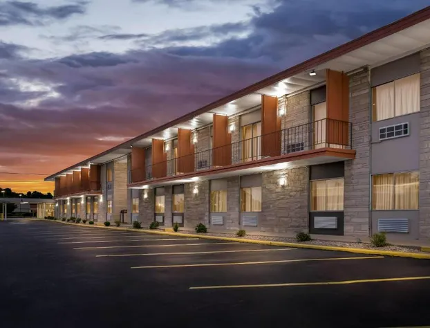 Travelodge by Wyndham Bloomington hotel detail image 4