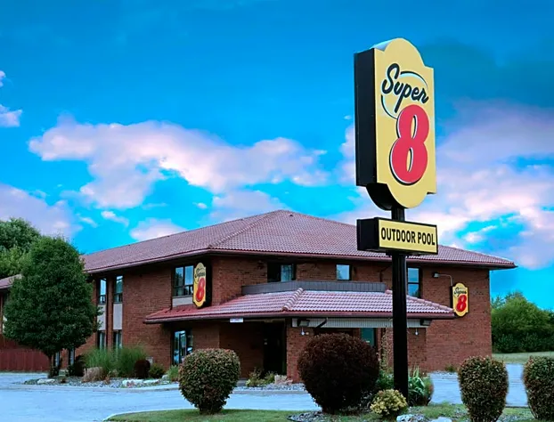Super 8 by Wyndham Chatham hotel detail image 1