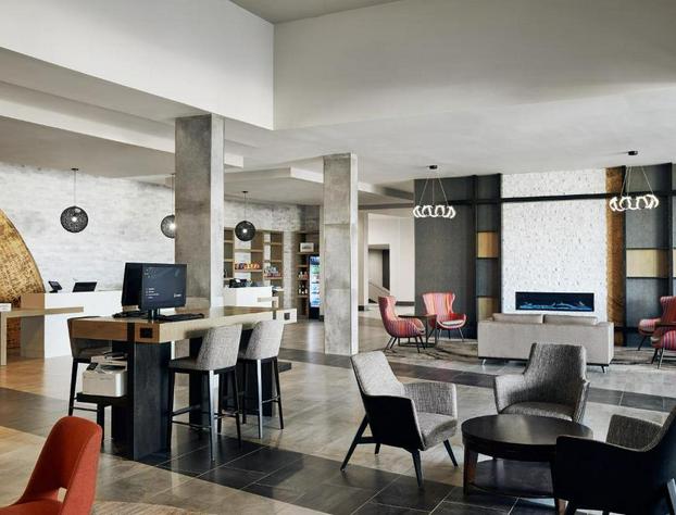 Chicago Marriott Oak Brook hotel detail image 2