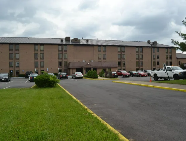 Red Carpet Inn & Suites Plainfield/Piscataway hotel detail image 1