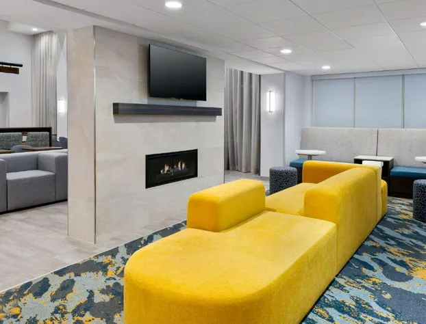 Hampton Inn & Suites Cleveland-Beachwood hotel detail image 2