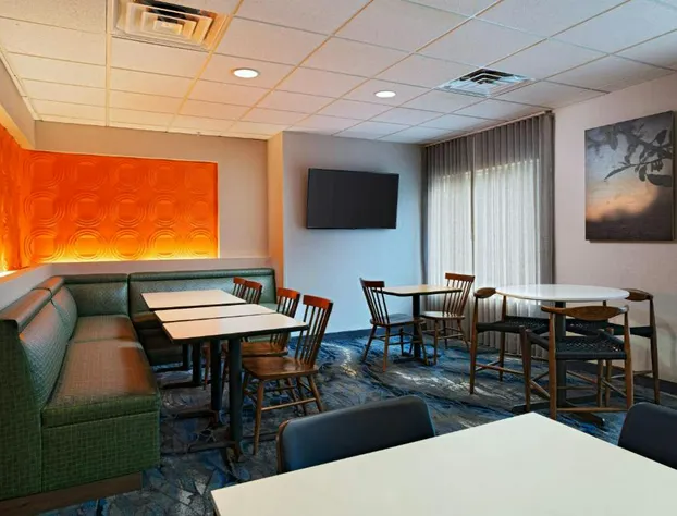 Fairfield Inn & Suites by Marriott Edison-South Plainfield hotel detail image 1