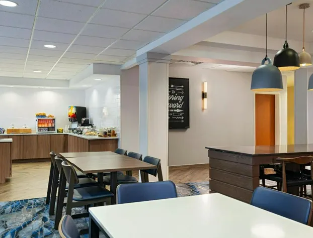 Fairfield Inn & Suites by Marriott Edison-South Plainfield hotel detail image 2