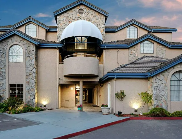 Clarion Inn Silicon Valley hotel detail image 1