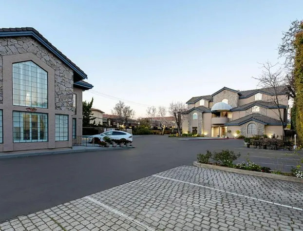 Clarion Inn Silicon Valley hotel detail image 4