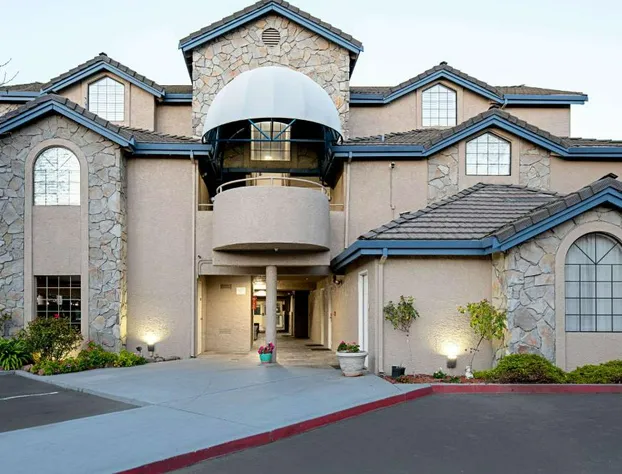 Clarion Inn Silicon Valley hotel detail image 2