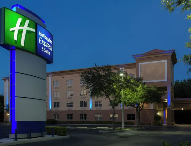 Holiday Inn Express Suites Plant City by IHG hotel detail image 1