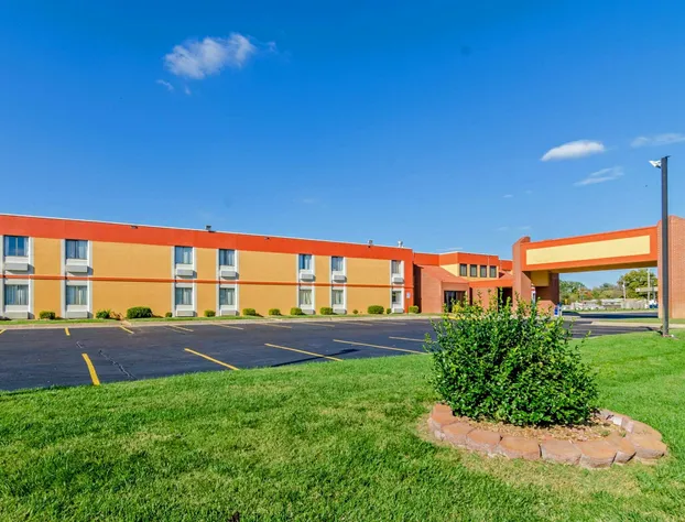 Quality Inn South hotel detail image 1