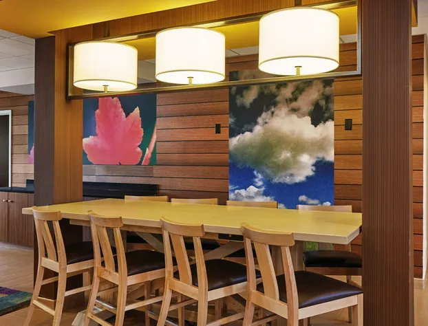 Fairfield Inn & Suites by Marriott Lombard hotel detail image 4