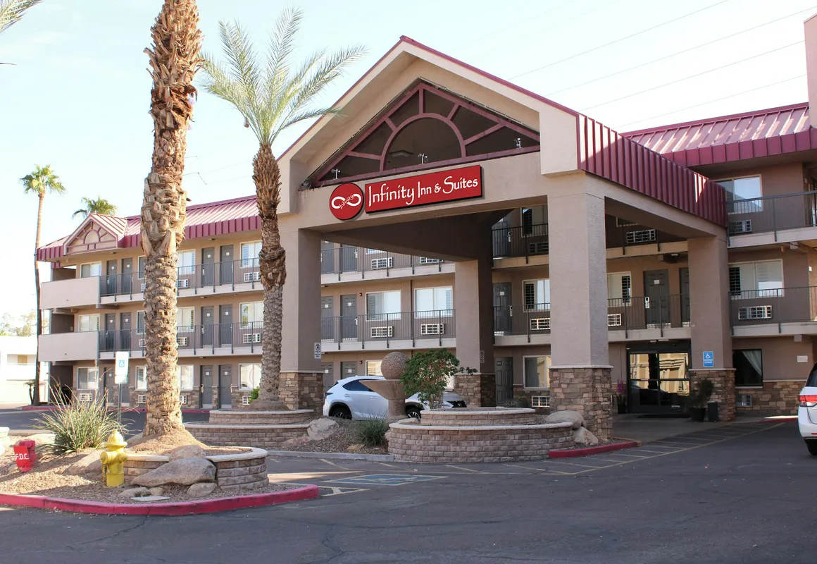 Infinity Inn & Suites hotel hero