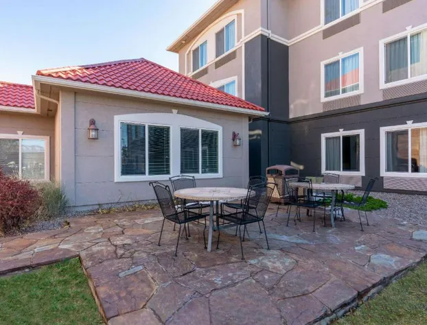 La Quinta Inn & Suites by Wyndham Rifle hotel detail image 2