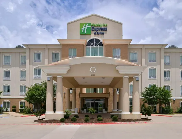 Holiday Inn Express Hotel & Suites Sherman Highway 75 by IHG hotel detail image 1