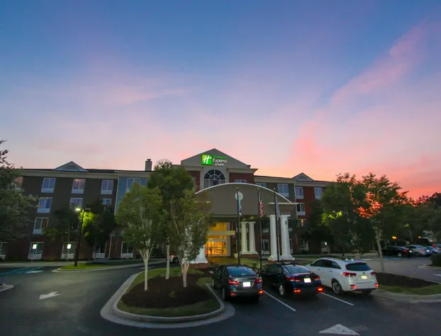 Holiday Inn Express Hotel & Suites Charleston-North by IHG hotel detail image 2