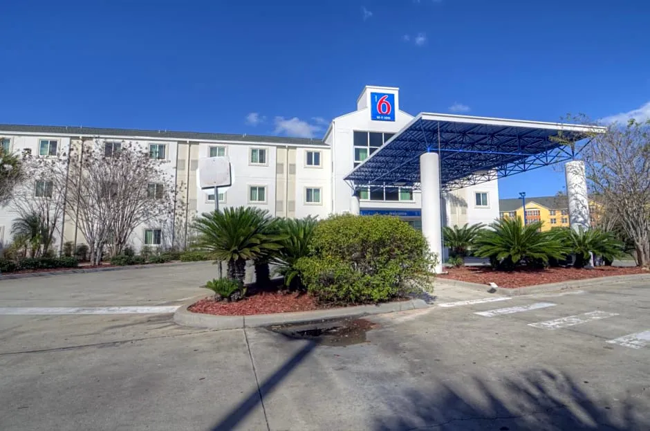 Motel 6 Orlando, FL - International Dr hotel hero