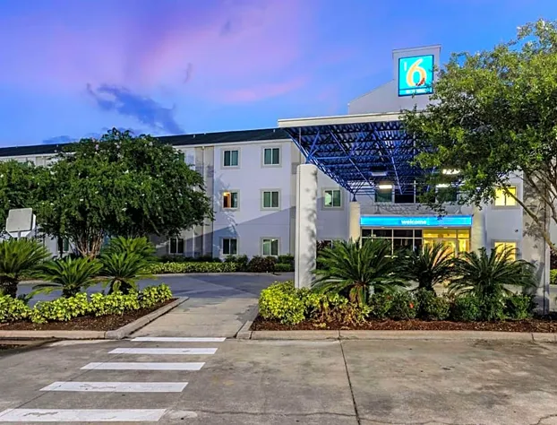 Motel 6 Orlando, FL - International Dr hotel detail image 1