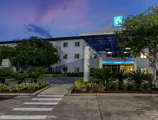 Motel 6 Orlando, FL - International Dr hotel detail image 1