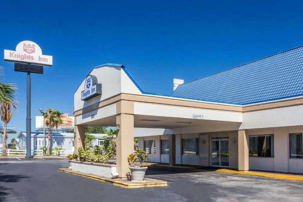 Knights Inn Plant City hotel hero