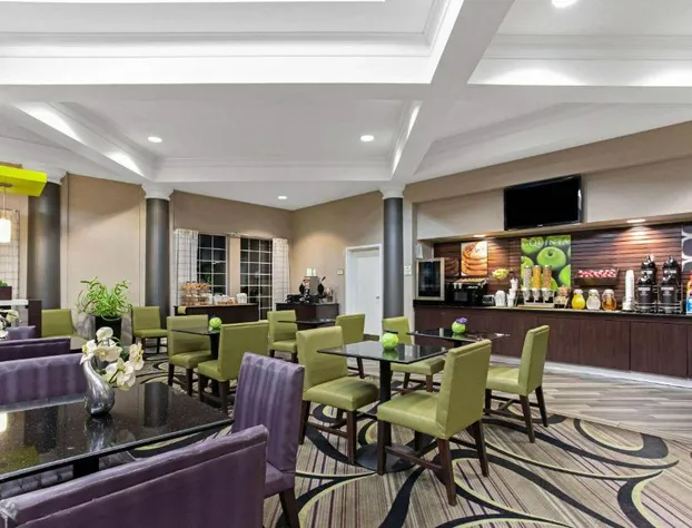 La Quinta Inn & Suites by Wyndham Birmingham Homewood hotel detail image 2
