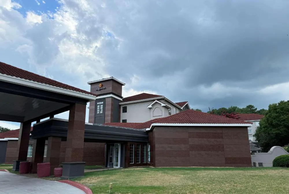 La Quinta Inn & Suites by Wyndham Birmingham Homewood hotel hero