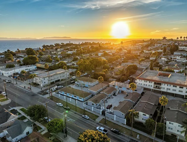 Pacific Inn & Suites hotel detail image 1