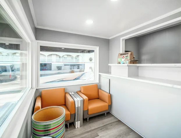 Pacific Inn & Suites hotel detail image 3