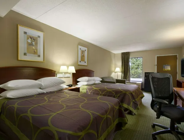 Super 8 by Wyndham Calhoun hotel detail image 2