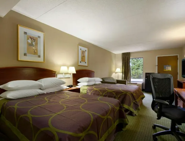 Super 8 by Wyndham Calhoun hotel detail image 3
