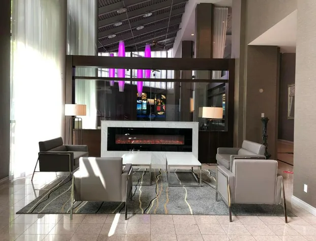 Executive Plaza Hotel Metro Vancouver hotel detail image 2