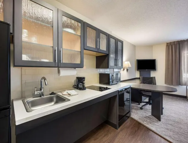 Sonesta Simply Suites Phoenix Glendale hotel detail image 3