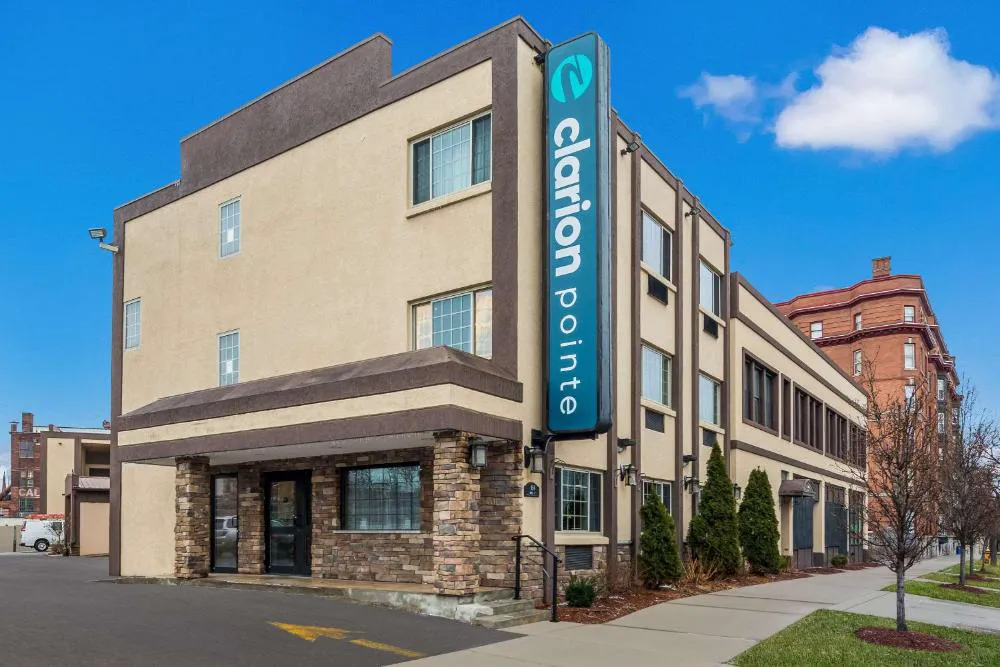 Clarion Pointe Downtown hotel hero