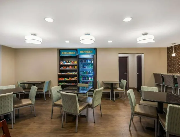 Clarion Pointe Downtown hotel detail image 4