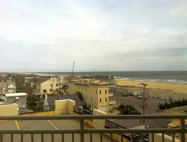 Wyndham Virginia Beach Oceanfront hotel detail image 3