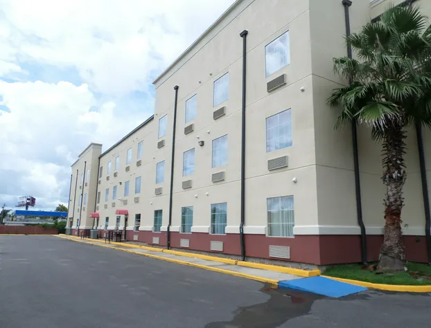 Comfort Suites Lake Charles hotel detail image 1