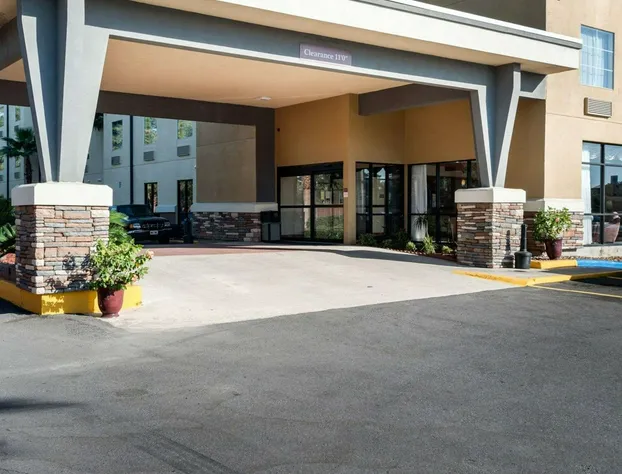 Comfort Suites Lake Charles hotel detail image 1