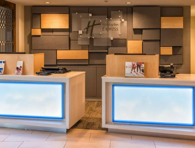 Holiday Inn Express Charleston by IHG hotel detail image 2