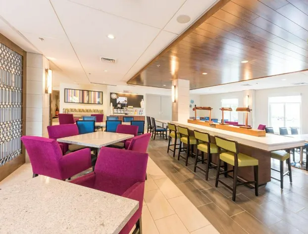 Holiday Inn Express Charleston by IHG hotel detail image 4