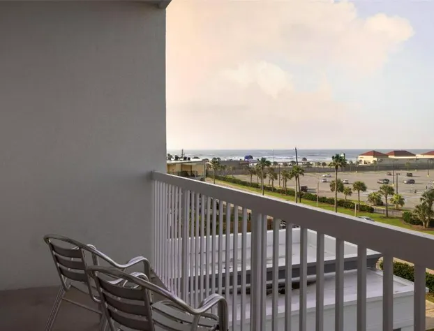 Hampton Inn & Suites Galveston hotel detail image 3