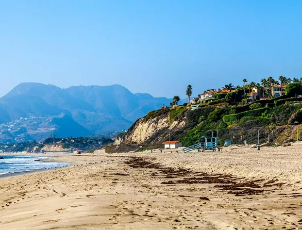 Holiday Inn Express & Suites Woodland Hills by IHG hotel detail image 1