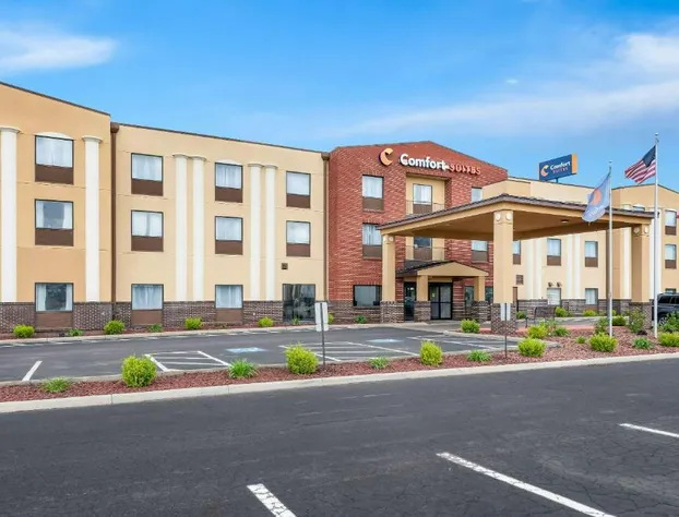 Comfort Suites Columbus hotel detail image 3