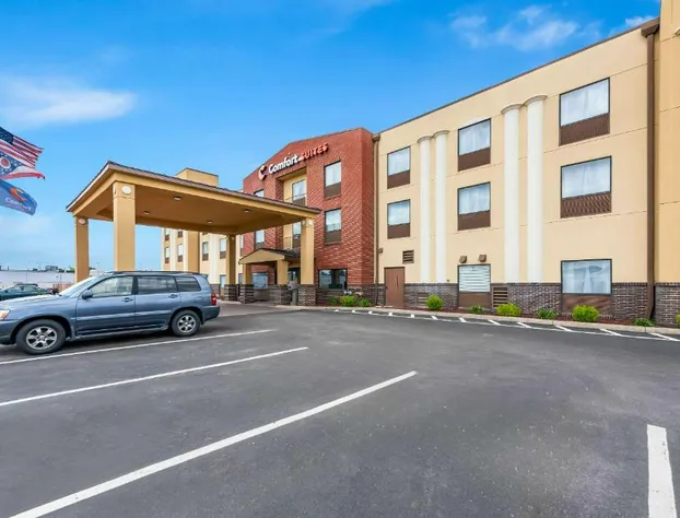 Comfort Suites Columbus hotel detail image 4