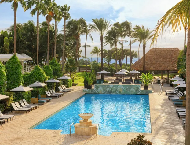 Kimpton Surfcomber Hotel by IHG hotel detail image 1