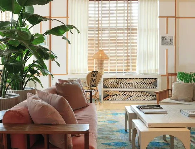 Kimpton Surfcomber Hotel by IHG hotel detail image 3