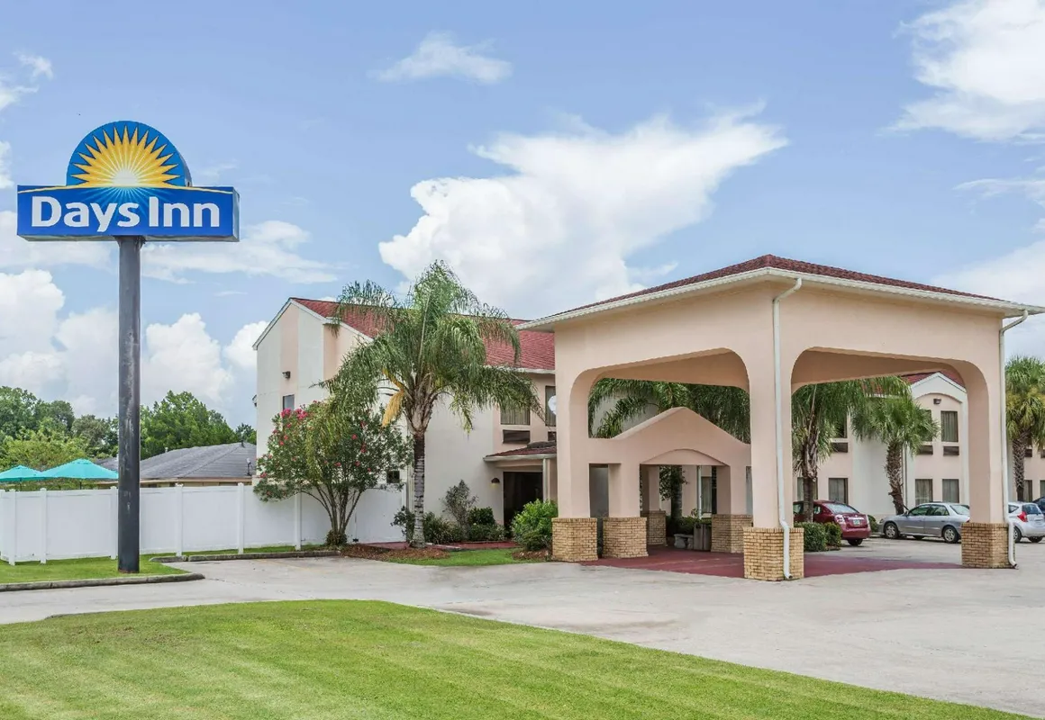 Days Inn by Wyndham Houma LA hotel hero
