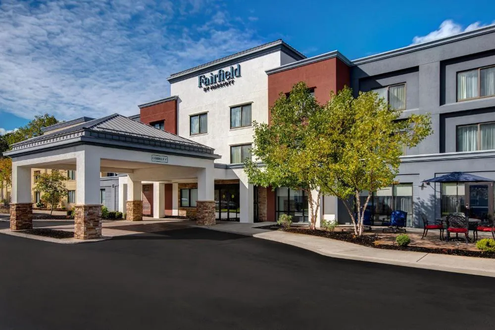 Fairfield Inn & Suites by Marriott Rochester West/Greece hotel hero