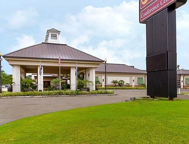 Clarion Inn & Suites Conference Center hotel detail image 1