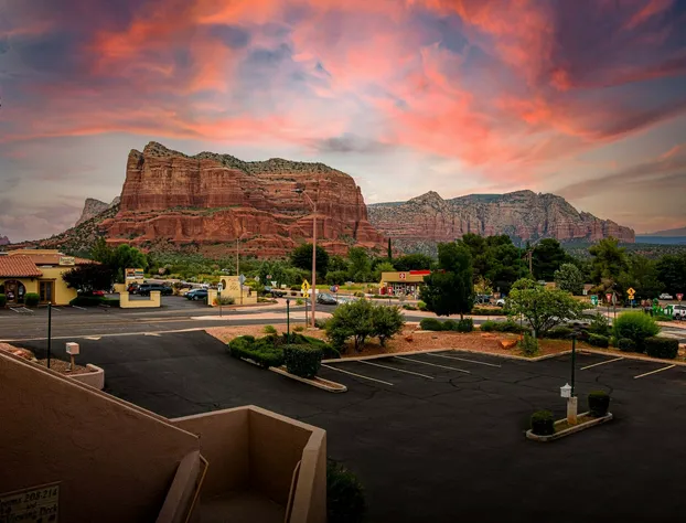 Wildflower Inn at Bell Rock hotel detail image 4