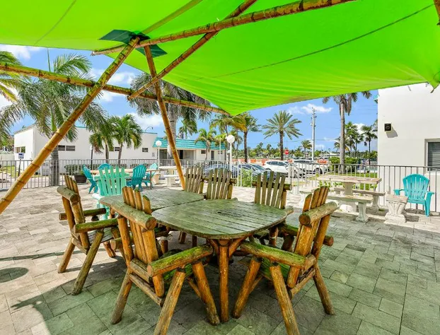 Hollywood Beachside Boutique Suites hotel detail image 1